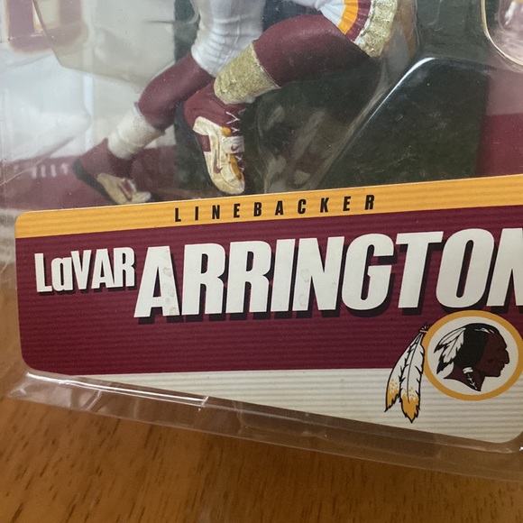 Mcfarlene  Lavar Arrington Series 12 Figure - Picture 2 of 4